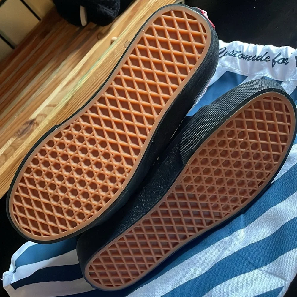 Custom Vans - Picture 4 of 6